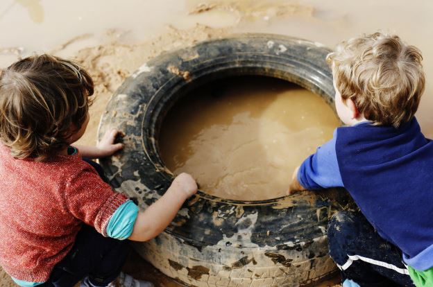 Click here to go to the Healthline article about why its good to play with mud